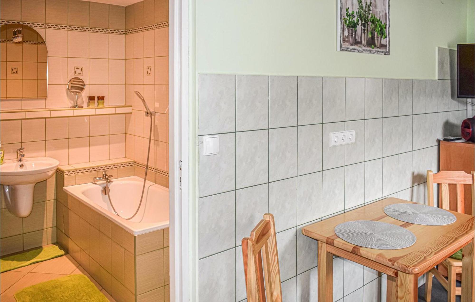Nice Apartment In Ostroda With Kitchen Exterior foto